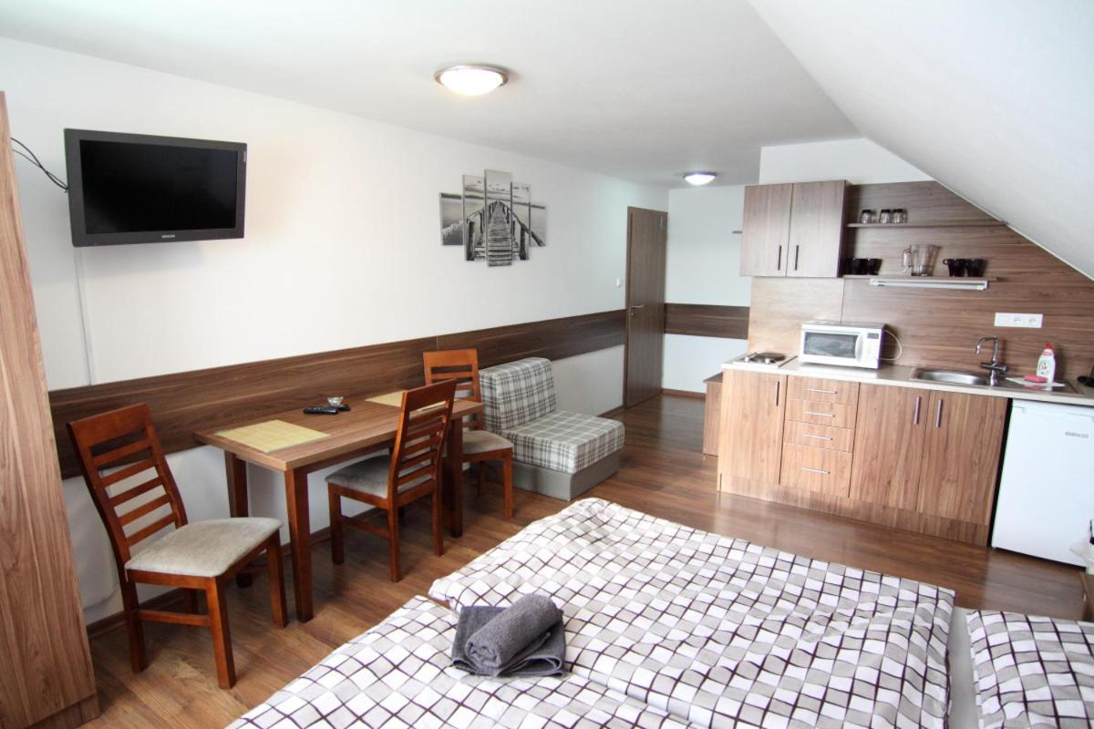 Apartmanovy Dom Stela Bešeňová Exterior foto