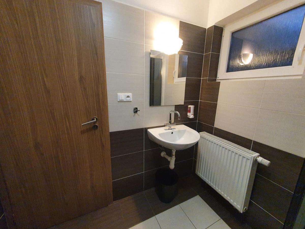 Apartmanovy Dom Stela Bešeňová Exterior foto