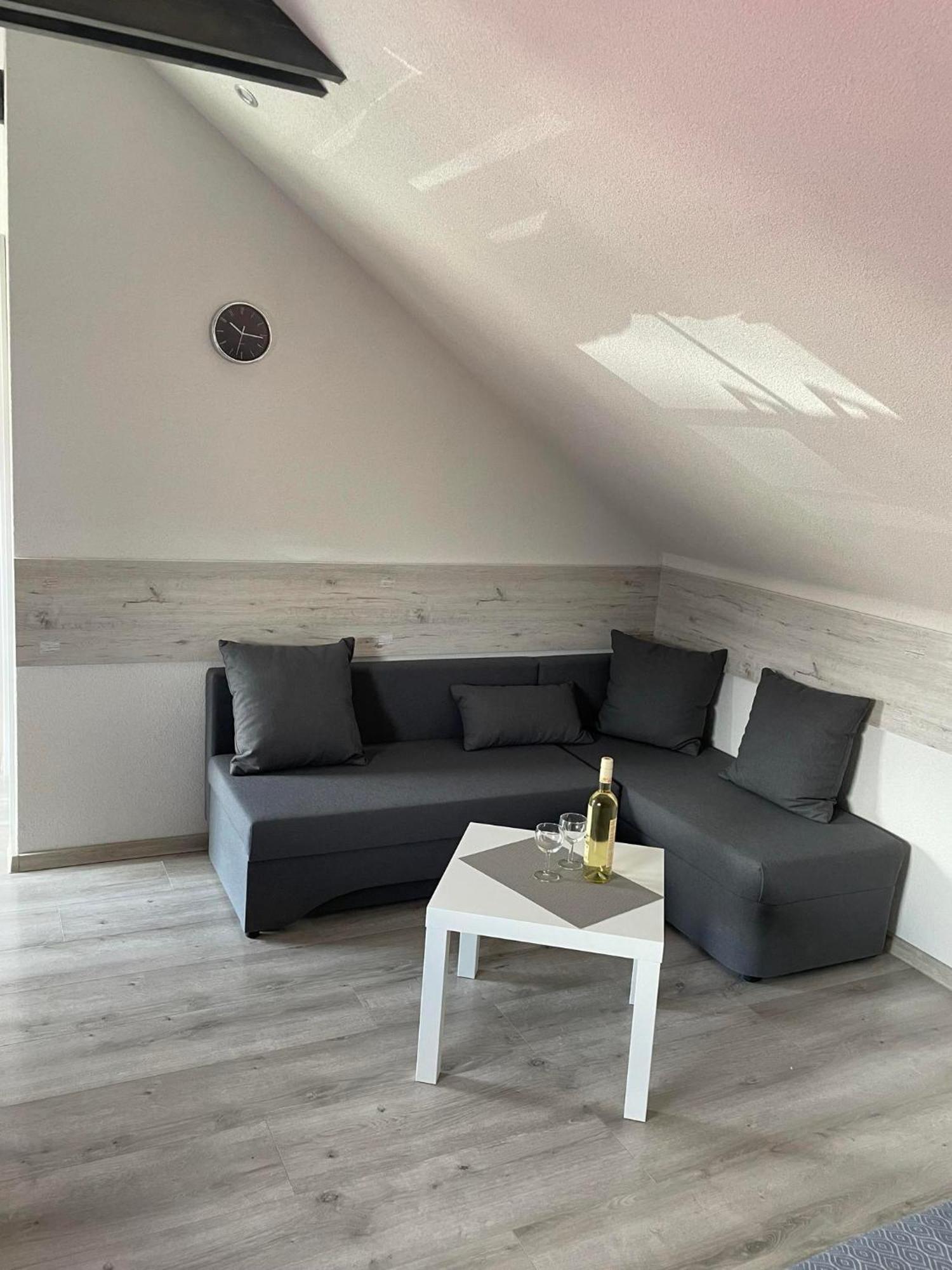 Apartmanovy Dom Stela Bešeňová Exterior foto